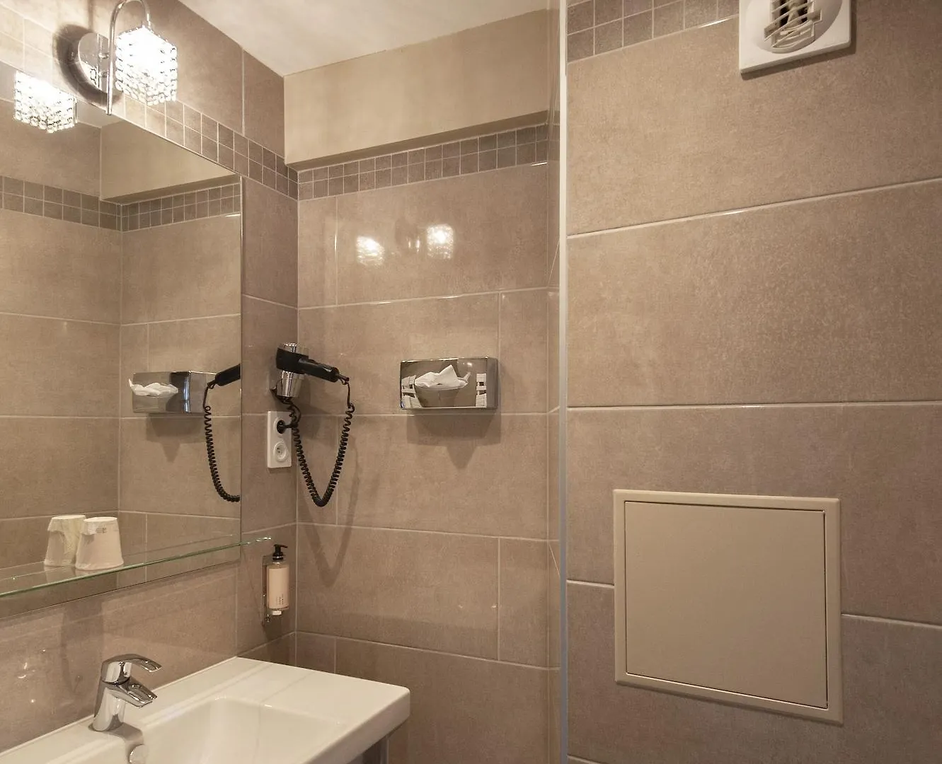 Hôtel France Albion Paris Hotel
