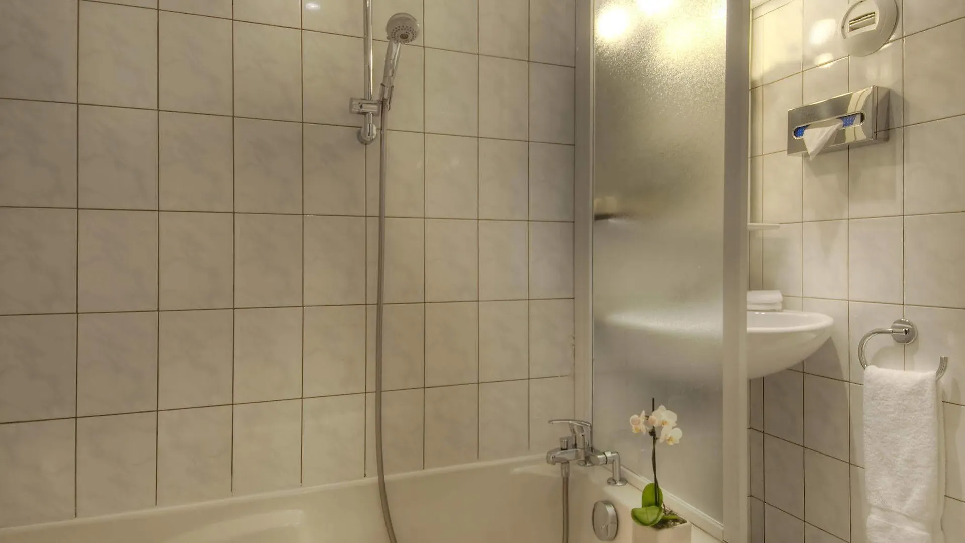 Hotel France Albion Paris 2*,  France
